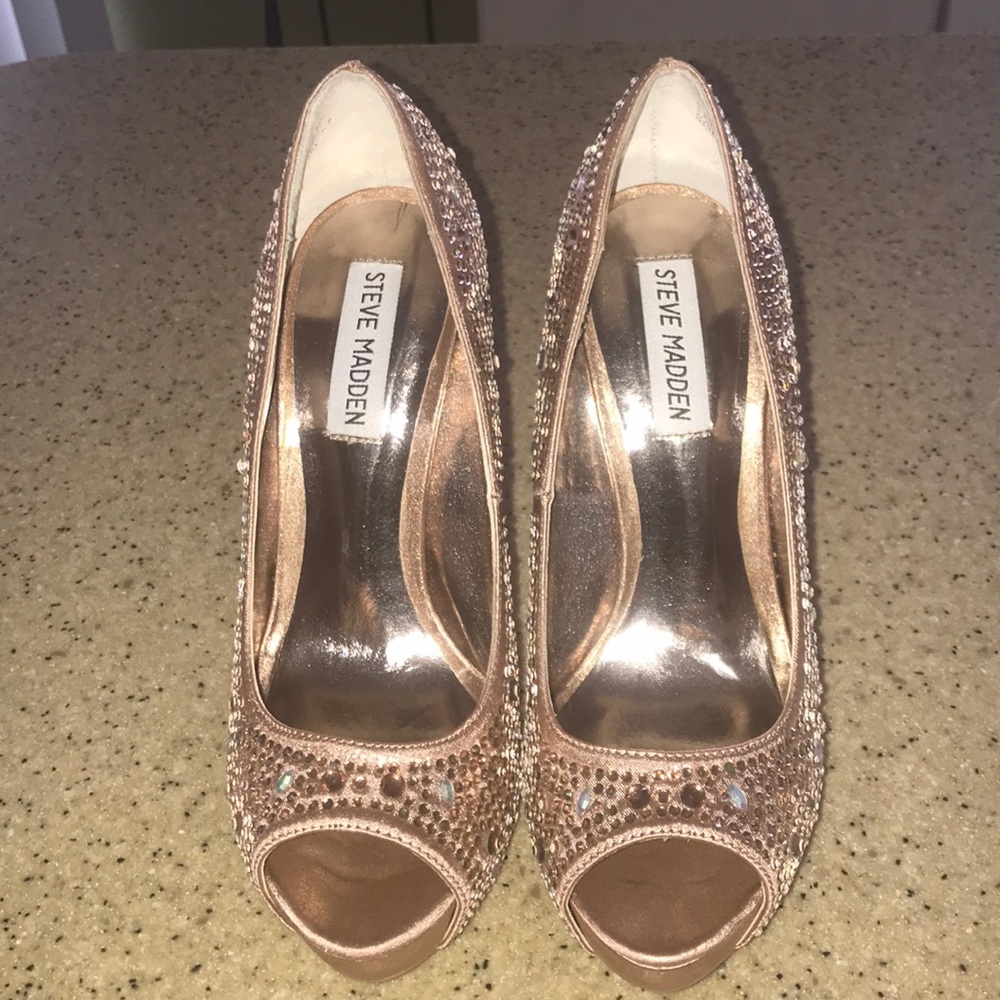 NIB Steve Madden Rose Gold Peep Toe Heels SZ 7 1/2